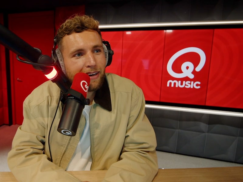 KIJK. Freek van ‘Suzan & Freek’ geeft update over gezondheid na heftig jaar: “Genieten ervan dat het goed gaat”