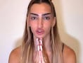 Spaanse influencer die euro’s inruilt voor dollars om naar Ibiza te reizen gaat viraal: “Pas daar besefte ik dat het ook Spanje was”