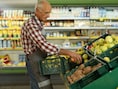 Helft meer 65-plussers aan het werk dan twee jaar geleden: “De stijging zit veel meer bij vol- en deeltijdse werknemers dan bij flexi’s”