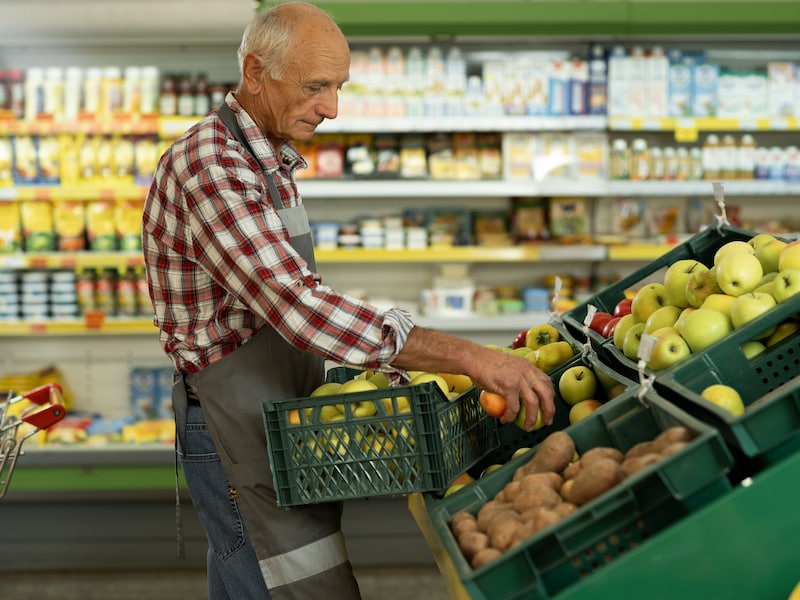 Helft meer 65-plussers aan het werk dan twee jaar geleden: “De stijging zit veel meer bij vol- en deeltijdse werknemers dan bij flexi’s”