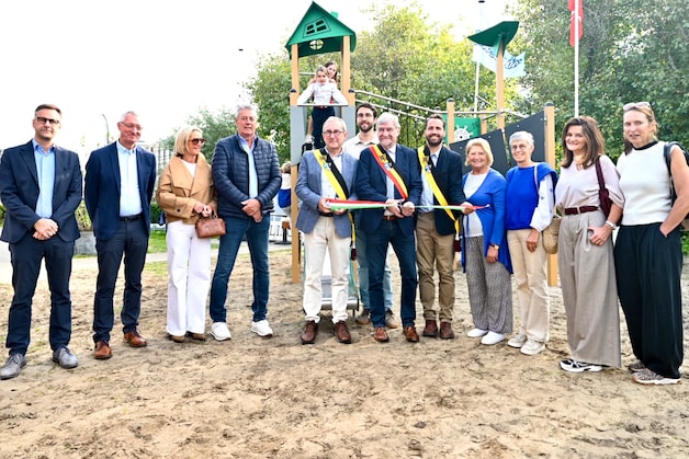 Vernieuwd Wielingenbad in Wenduine officieel geopend na investering van ...