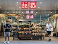 Storm van kritiek op sokken van 2 euro in Japan: Uniqlo draait prijsverhoging terug