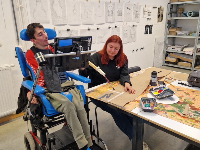 “Hier draait het niet om wat je niet kan, maar om wat je creëert”: zo maakt KAVA Ronse kunst toegankelijk voor mensen met een beperking