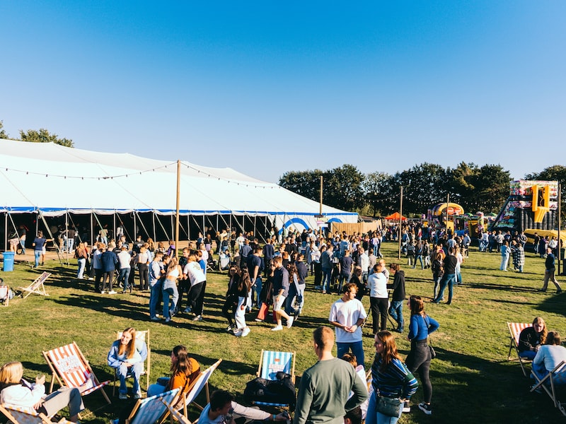 Campus Geel verandert in internationale festivalweide voor Hellow Yellow