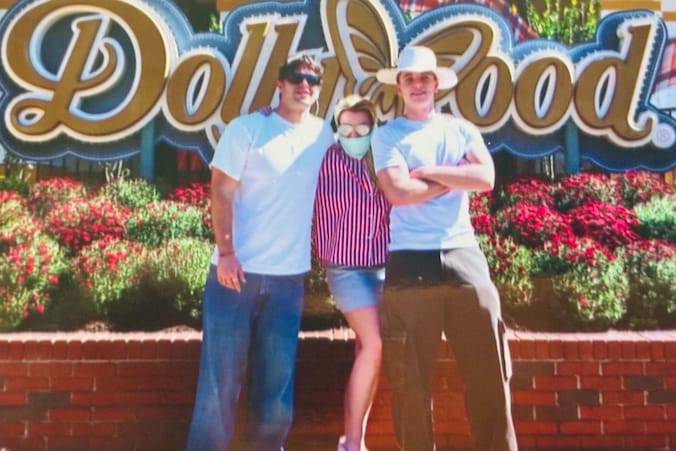 Britney Spears trekt met zonen naar pretpark van Dolly Parton: “Ik wist ...