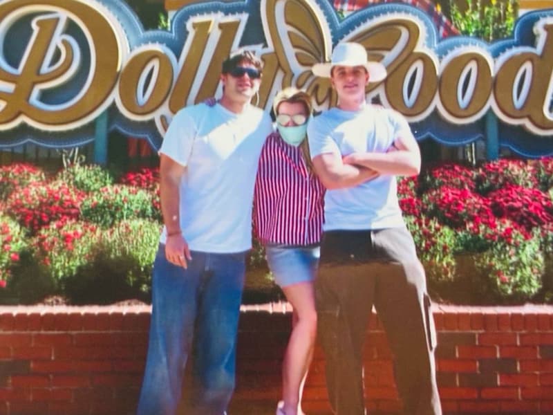 Britney Spears trekt met zonen naar pretpark van Dolly Parton: “Ik wist niet dat deze plek bestond”