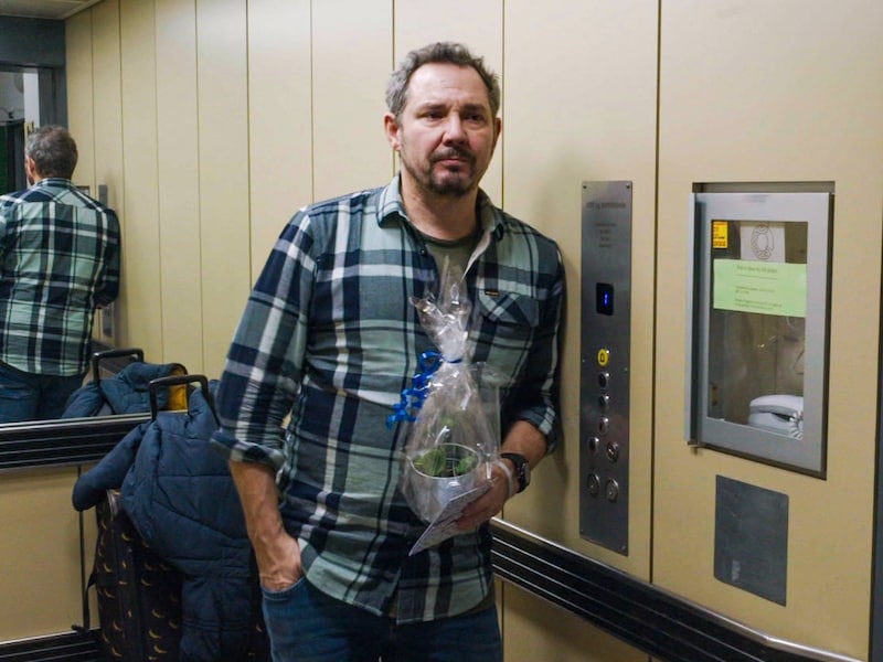 KIJK. Axel Daeseleire emotioneel bij afscheid revalidatiecentrum in ‘Axel gaat binnen’: “Eén van de moeilijkste momenten ooit”