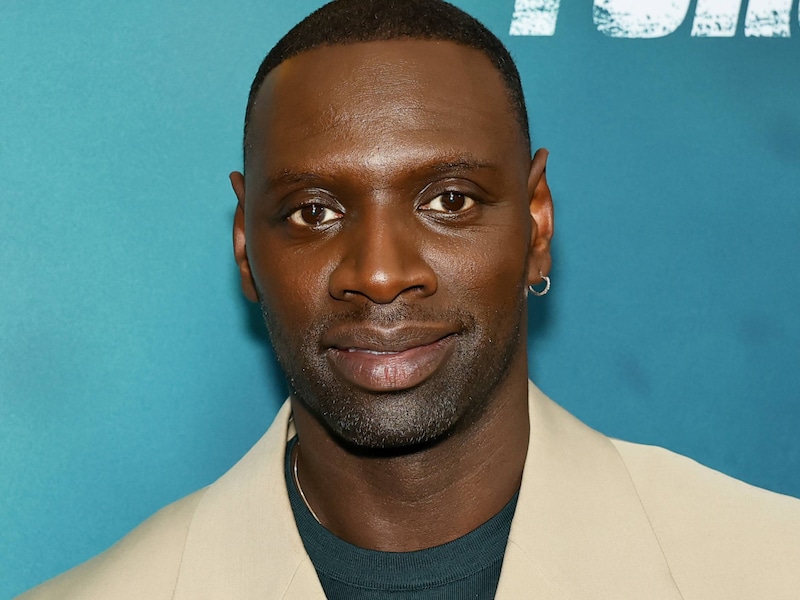 ‘Lupin’-ster Omar Sy voelde zich schuldig na Louvre-roof: “In hoeverre ben ik hier verantwoordelijk voor?”