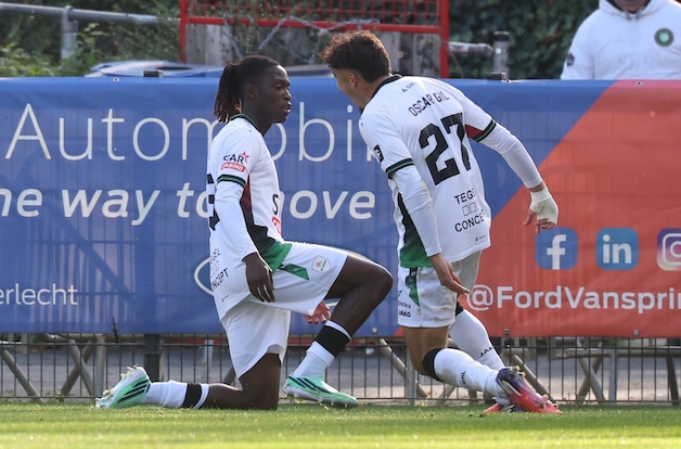 Davis Opoku speelt absolute hoofdrol bij OH Leuven dat verdiend punt ...