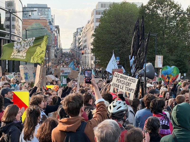 45.000 betogers eisen ambitieuzer klimaatbeleid in Brussel: “De Hoge Venen zijn afgebrand, dat is een duidelijk signaal”
