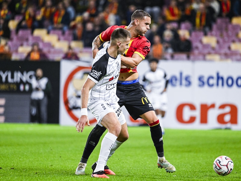 “Heel bizarre match om mee te maken”: Mike Eerdhuijzen en KV Mechelen pakken belangrijke zege tegen STVV, ondanks drie tegengoals