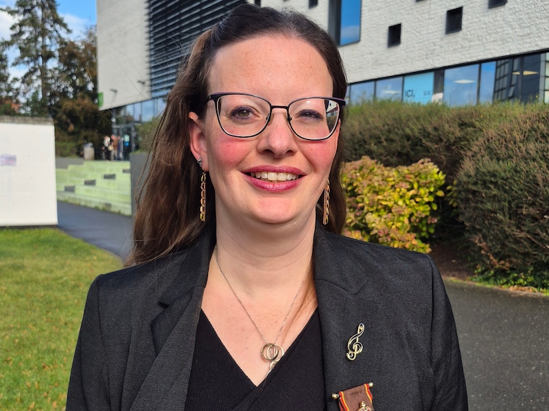 Maaike gehuldigd als Laureaat van de Arbeid
