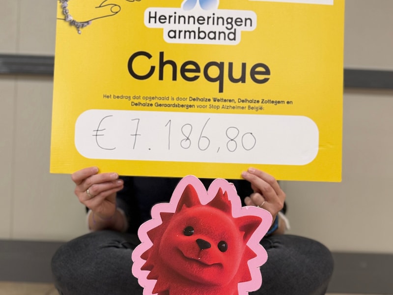 Delhaize-winkels zamelen ruim 7.000 euro in voor alzheimeronderzoek