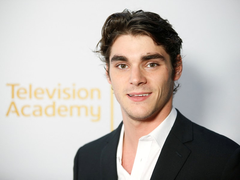 “Geen adem bij geboorte, voor adoptie achtergelaten, hersenverlamming en hele jeugd op krukken”: ‘Breaking Bad’-ster RJ Mitte vocht van bij de eerste seconde voor het leven