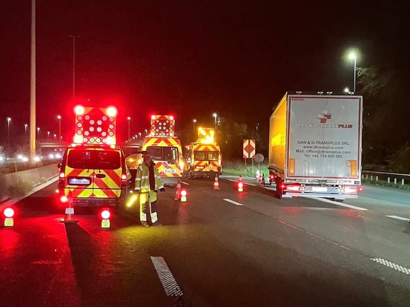 Franse bestuurster vlucht te voet weg na ongeval met zes voertuigen op E40 in Aalter: “Onder invloed van alcohol”
