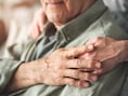 Wetenschappelijke doorbraak brengt nieuwe mogelijkheden voor Alzheimeronderzoek: “Stapje dichter bij doeltreffende behandeling”