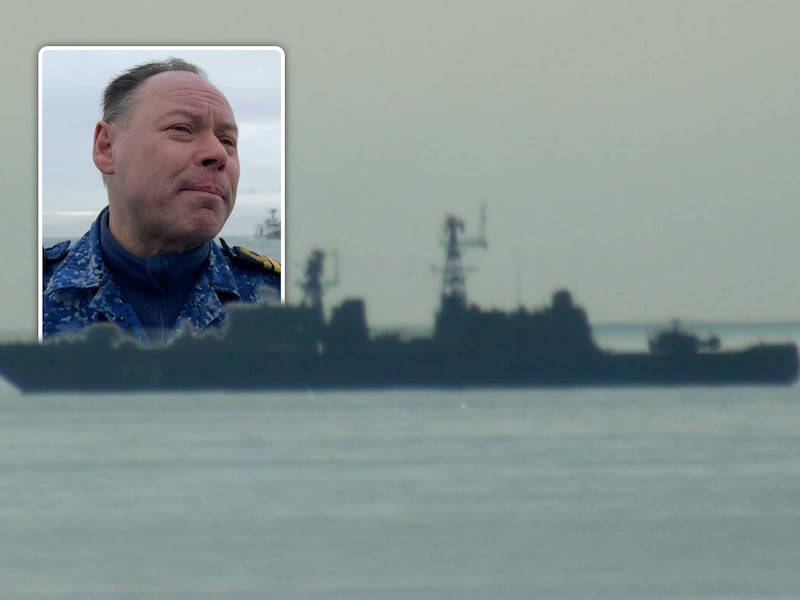 129 meter lang en met 210 militairen aan boord: dit zwaarbewapende Russische oorlogsschip vaart al maanden voor onze kust
