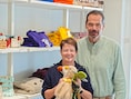 NET OPEN. Christa (60) en Johan (61) openen borduurwinkeltje ‘t Zandloperke in Wenduine: “Een uit de hand gelopen hobby”