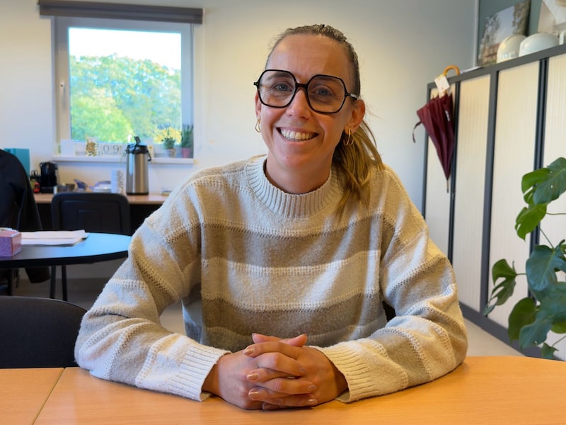Ze is amper een maand directeur maar Sarah (38) krijgt prachtig nieuws van onderwijsinspectie: “School is klaar voor volgende grote stap”