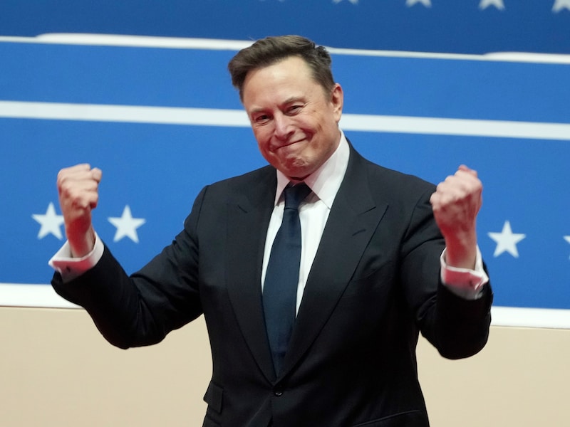 Musk ziet fusie tussen SpaceX en Tesla wel zitten: “Zou veel voordelen hebben”