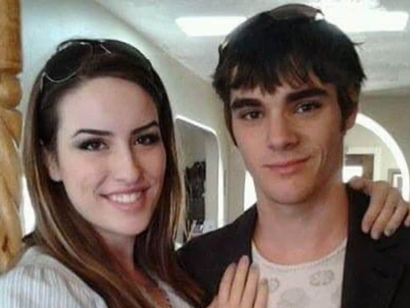 Ex-vriendin reageert op tragische dood van ‘Breaking Bad’-acteur RJ Mitte: “Dankzij hem voelde ik me onoverwinnelijk”