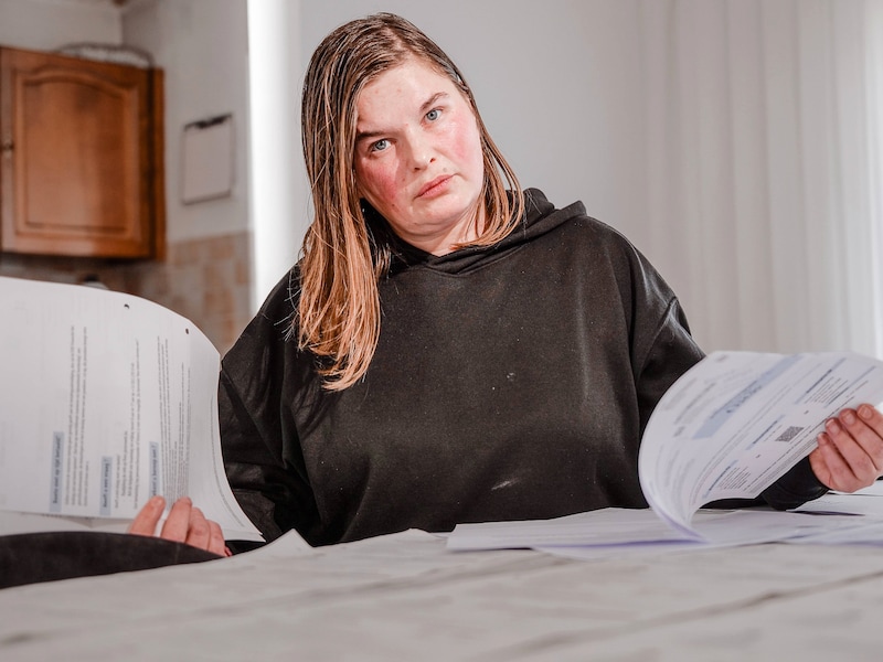 Brusselaar scheurt rond met nummerplaat van Ilse (36), zij krijgt alle boetes: “8.000 euro al. Wanneer stopt deze nachtmerrie?”