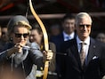 KIJK. Koning Filip en koningin Mathilde proberen boogschieten uit in Kazachstan