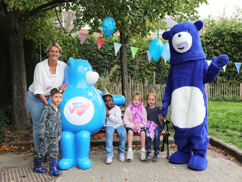 Bredene plaatst twee Warme William-zitbanken bij kinderopvang: “Hier mag je iets vertellen”