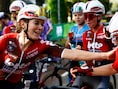 “Blij dat ik het sterke werk van mijn ploeg afmaakte”: Sandrine Tas heeft ritwinst én de leiderstrui beet in de Eneco Tour Women