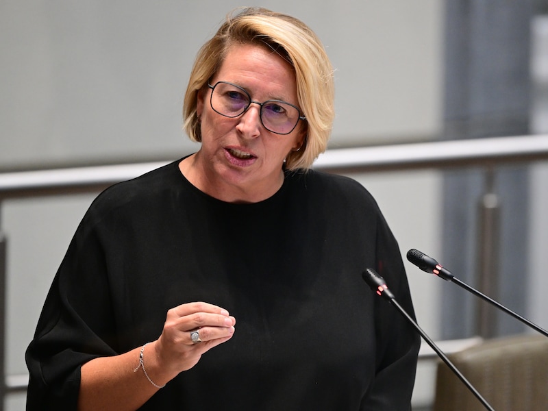 Minister van Welzijn Gennez trekt 64 miljoen euro uit voor extra plaatsen in jeugdhulp
