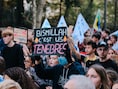“Bismillah, het is de duisternis”: waarom deze mysterieuze slogan plots overal opduikt tijdens de Franse scholierenprotesten