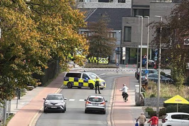 Twee arrestaties nadat man (34) met bijl Solidaris-kantoor in Lommel ...
