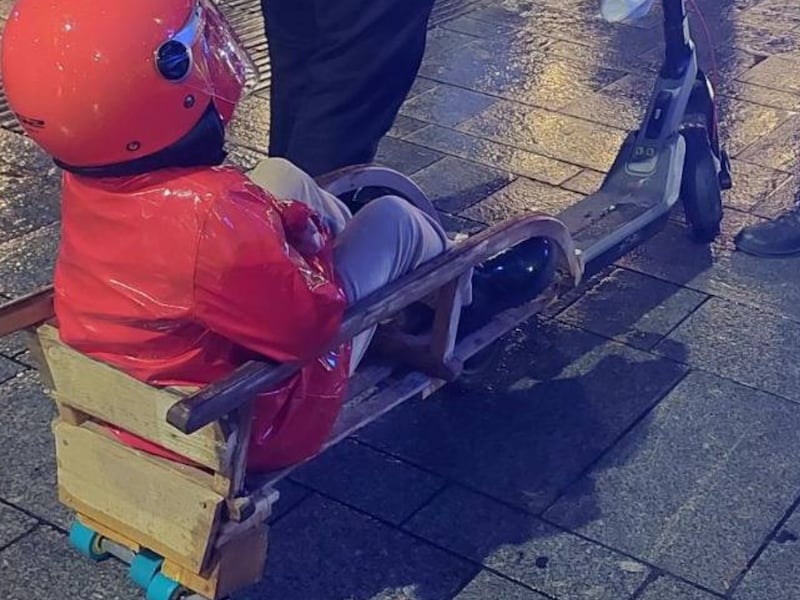 De man gebruikte drie onderdelen vrijdagavond voor een gevaarlijke constructie op de Bredabaan in Merksem.