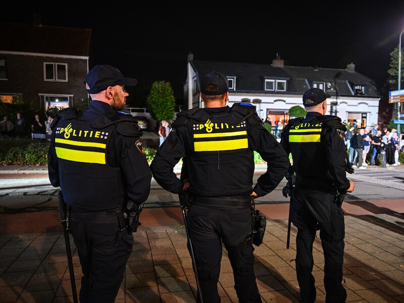 Mogelijke ‘drillrapvete’ tussen jeugdbendes lijkt te escaleren: Amsterdam opgeschrikt door verschillende explosies