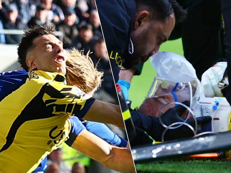Akelige beelden: Chelsea-doelman Emiliano Martinez na horrorbotsing “bij bewustzijn” afgevoerd naar ziekenhuis