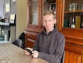 Voor Matias Huegaerts (23) uit Dilbeek is de nachtmerrie nog niet voorbij. Hoewel het verdwenen geld werd teruggestort, wacht zijn gezin nog altijd op toegang tot de geblokkeerde rekeningen.  