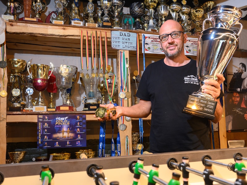 Andy (52) wereldkampioen tafelvoetbal: “Mijn titels draag ik op aan mijn verongelukte oom”