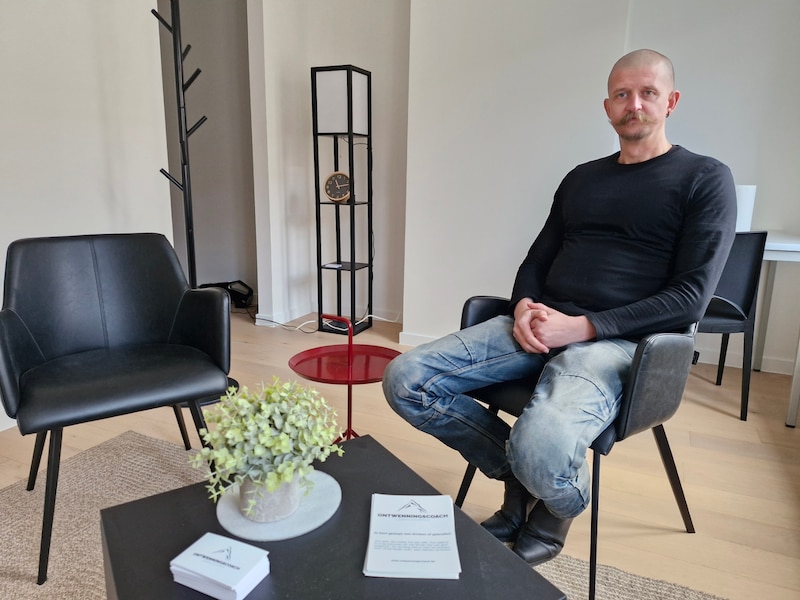 “Ik was niet meer verslaafd, maar blij werd ik daar niet van”: Ontwenningscoach en ervaringsdeskundige Ruben De Vooght (44) over het leven na alcohol