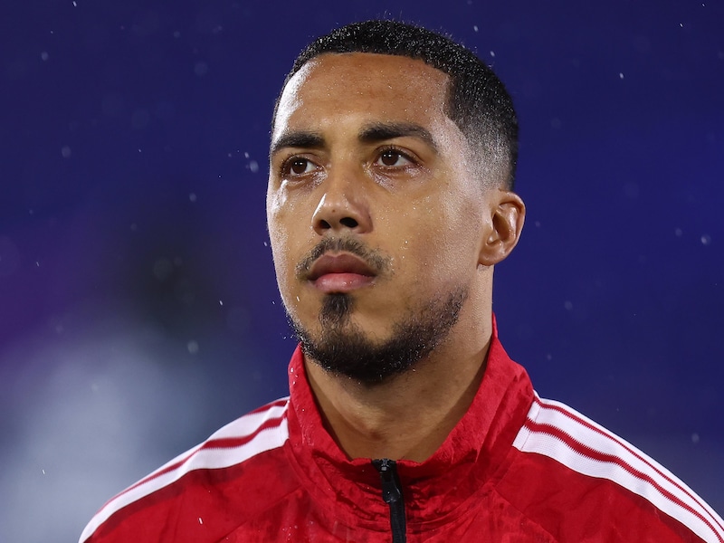 LIVE. Drie Rode Duivels aan de aftrap in clash tussen Chelsea en geplaagd Manchester United, Youri Tielemans op de bank