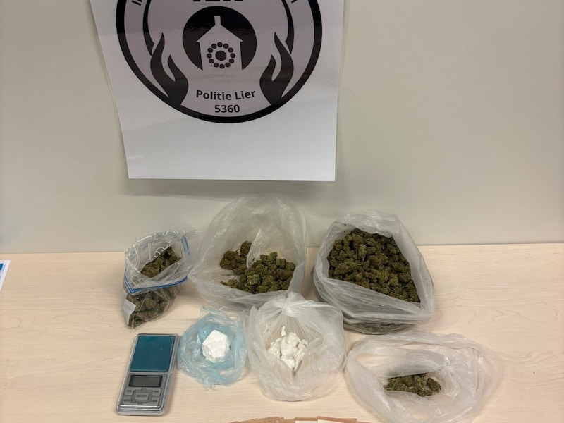 Drugsdealer gevat na vreemde rijstijl in Lier: “Honderden euro’s aan contant geld en hasj aangetroffen”