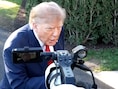 KIJK. “Jij bent een dom persoon”: Trump scheldt opnieuw journalisten uit