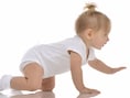 Gratis workshop in Holsbeek helpt ouders van baby’s die moeilijk kruipen of rechtkomen