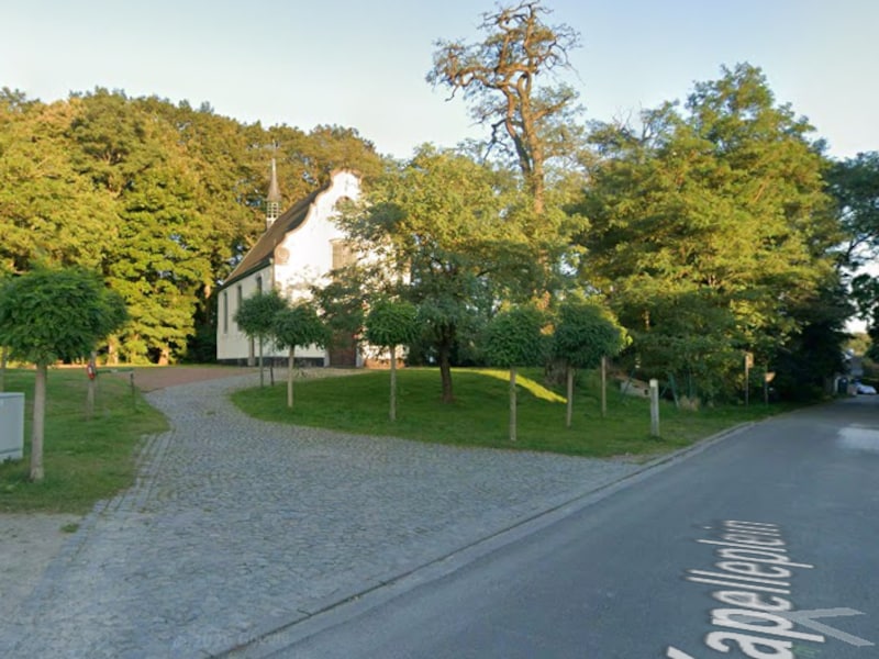 Jong strijkkwartet speelt in de Bareldonkkapel in Berlare