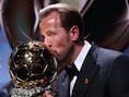 Na een topseizoen met 73 goals en 3 prijzen: Harry Kane wint zijn eerste Ballon d’Or!