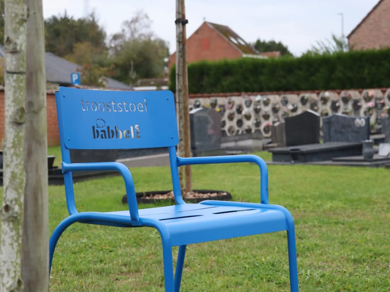 Acht begraafplaatsen in Scherpenheuvel-Zichem krijgen ‘trooststoelen’ vlak voor Allerheiligen