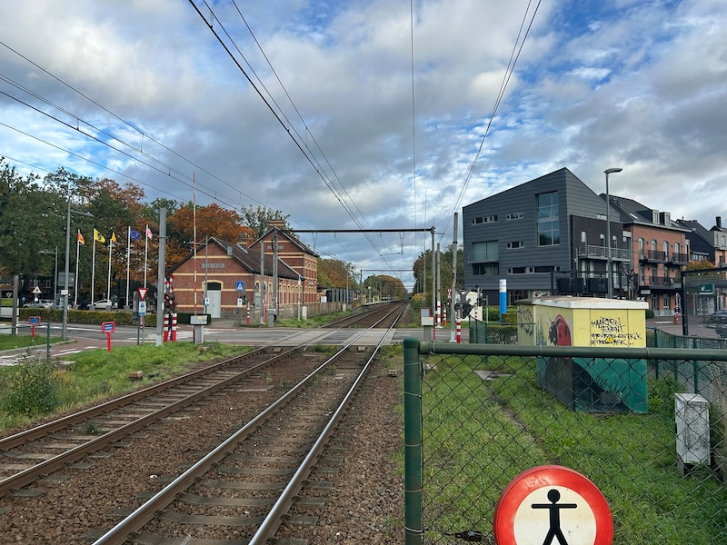Man (34) die door rugzak onder trein terechtkwam in Kalmthout, is overleden aan zijn verwondingen