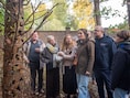 Vernieuwde Pastorietuin met Troostplek, leestuin voor de bibliotheek, kunstwerk en Huisbus officieel open voor publiek