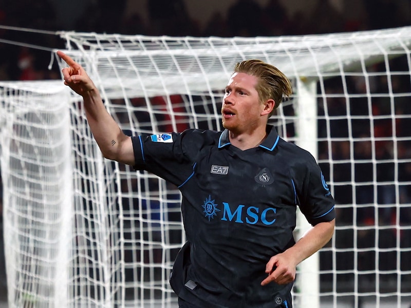 Hij had slechts een paar minuten nodig: invaller Kevin De Bruyne pikt doelpuntje mee in vlotte zege Napoli