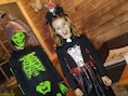 Victor en Valentine tonen hun griezeligste outfits voor Halloween in Brakel