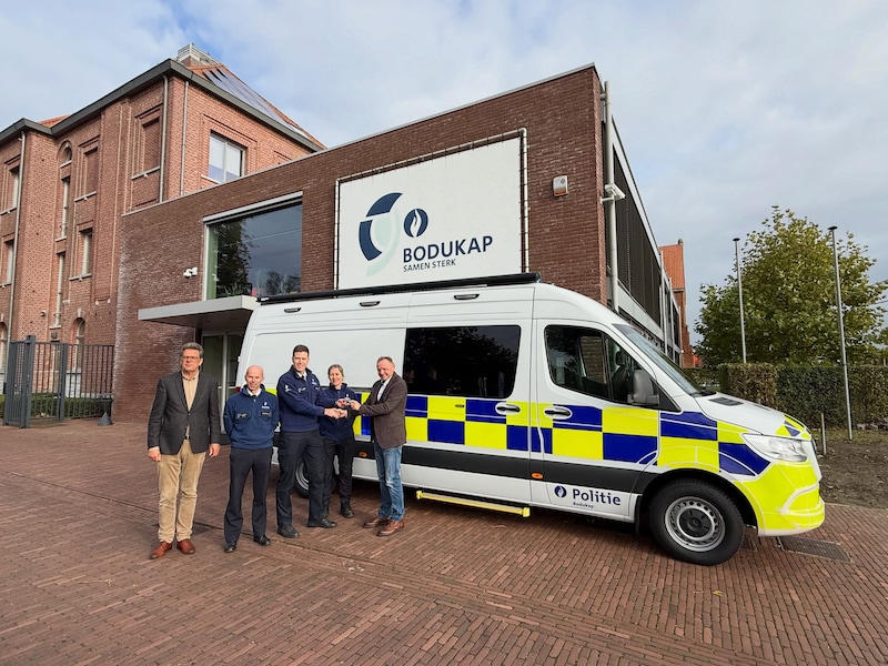 Politiezone Bodukap neemt nieuwe commandowagen in gebruik